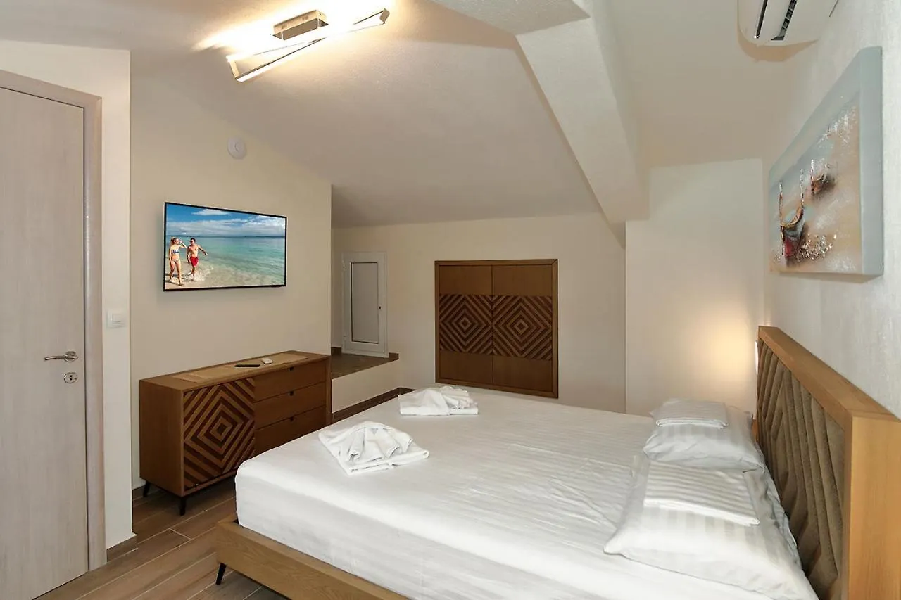 Domoestetico Luxury Houses Νικήτη 0*,